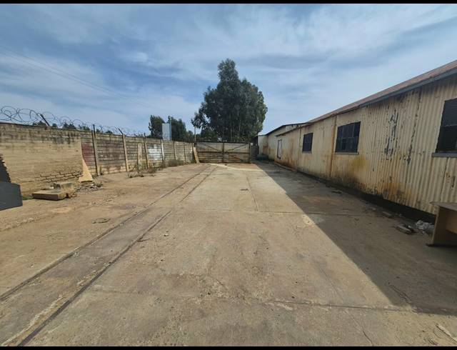 240M² WAREHOUSE TO LET IN LUIPAARDSVLEI